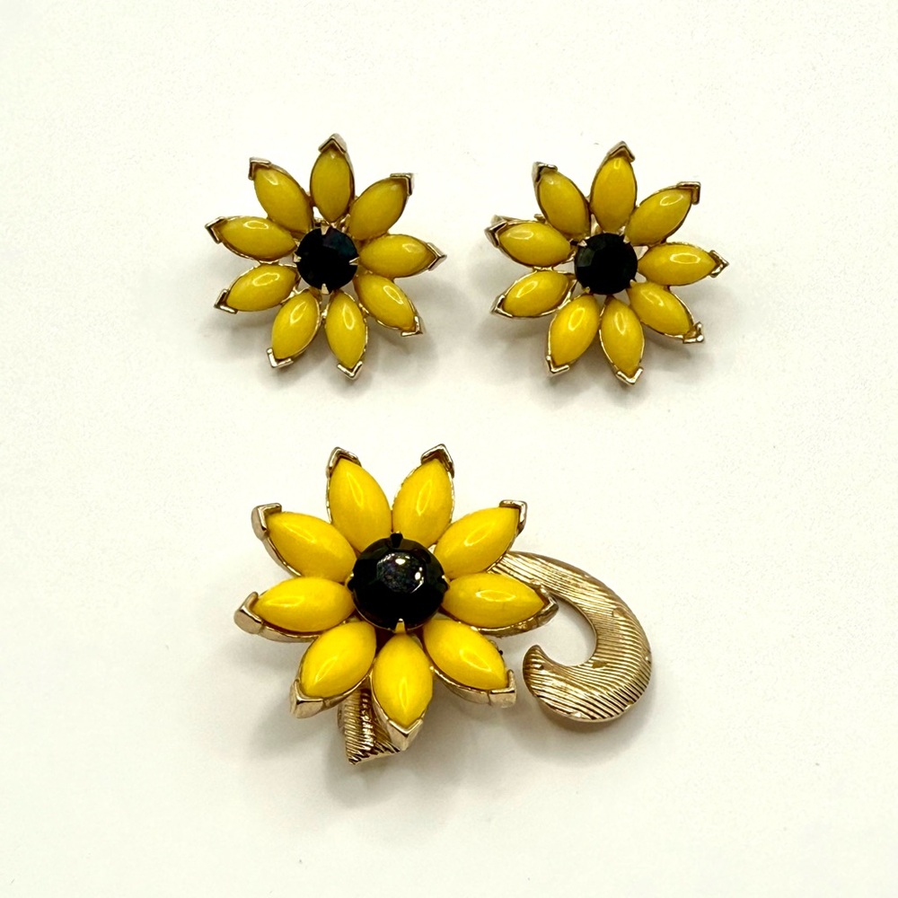 Rare Sarah Coventry Black Eyed Susan Brooch & Clip Earring Set – 1955